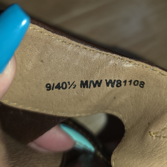 Born Hand Crafted Leather Thong Sandals Size 9 - Picture 8 of 9